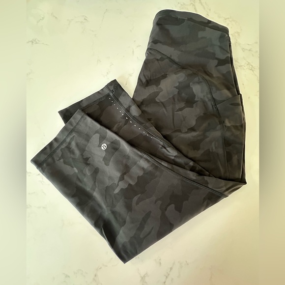 🖤lululemon🖤Swift Speed High Rise Crop 21”, Heritage 365 Camo Deep, Size 16 - Picture 13 of 16